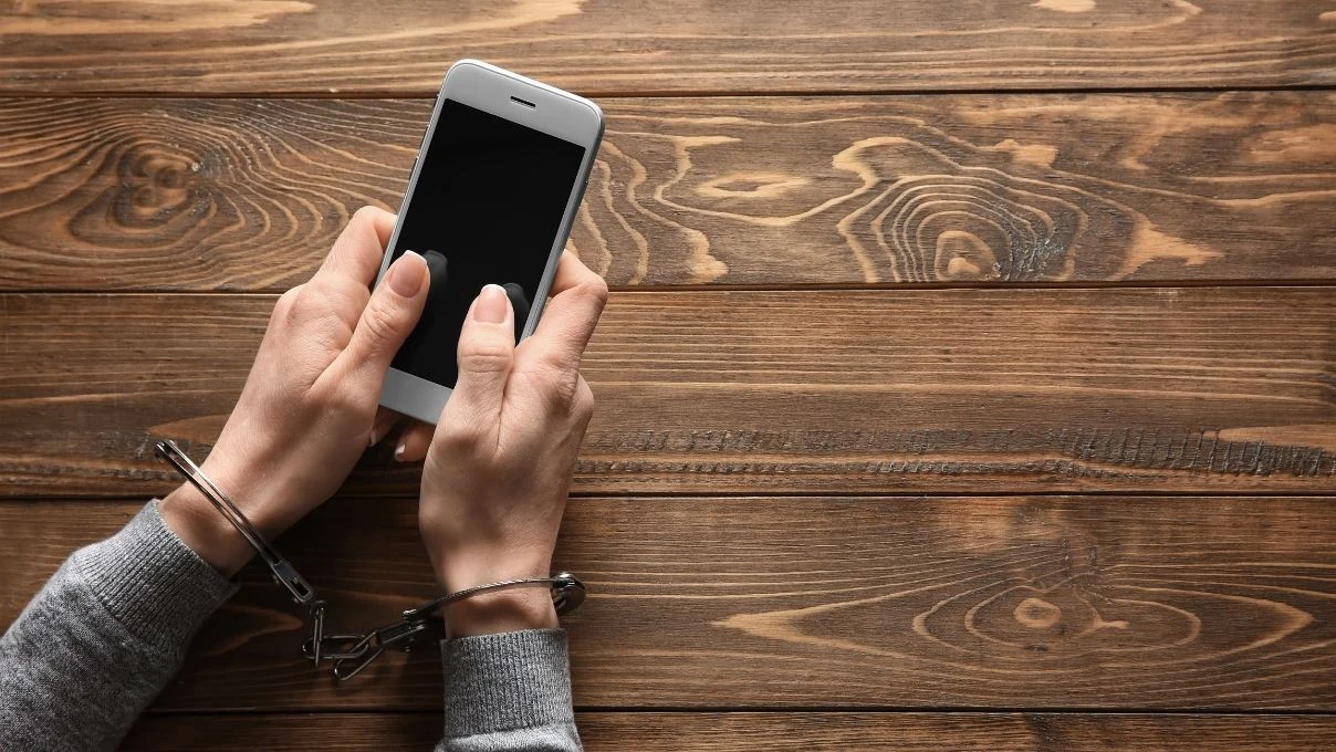 Yeni çağ hastalığı dijital ekran bağımlılığı! Erkeklere oranla kadınlarda daha çok görülüyor 11 Yeni çağ hastalığı dijital ekran bağımlılığı! Erkeklere oranla kadınlarda daha çok görülüyor