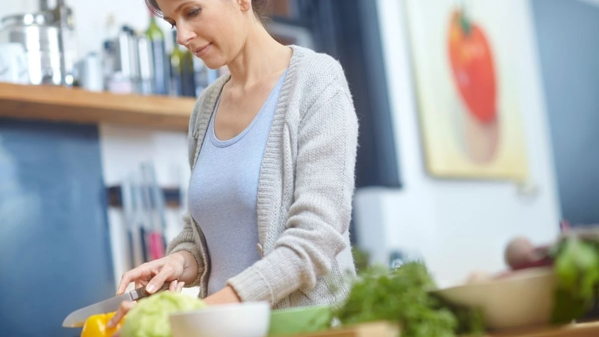 Çalışan kadınlara zaman kazandıran tarifler! Düdüklü tencereleri çıkartın 4 Çalışan kadınlara zaman kazandıran tarifler! Düdüklü tencereleri çıkartın