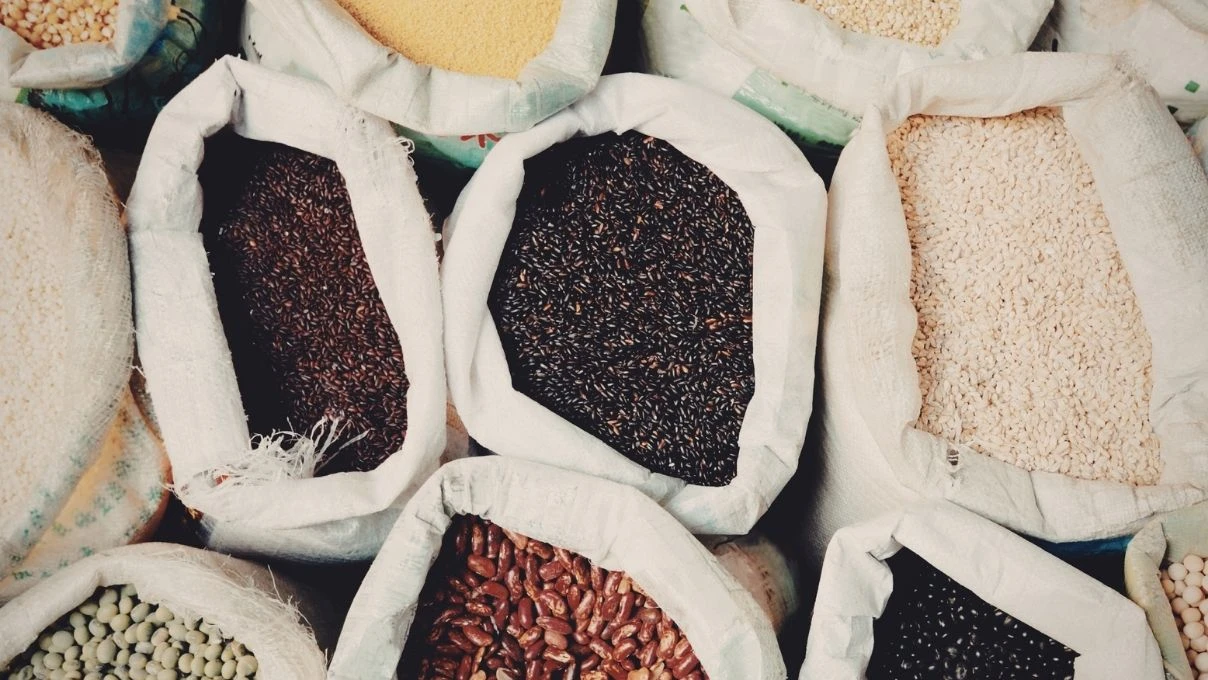 Kuru bakliyatları sakın böyle saklamayın! Böceklenmeye neden olan hata