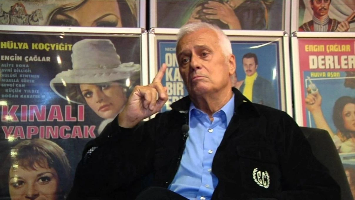 Engin Çağlar’ın cenazesinde büyük saygısızlık! Yine flaşlar patladı