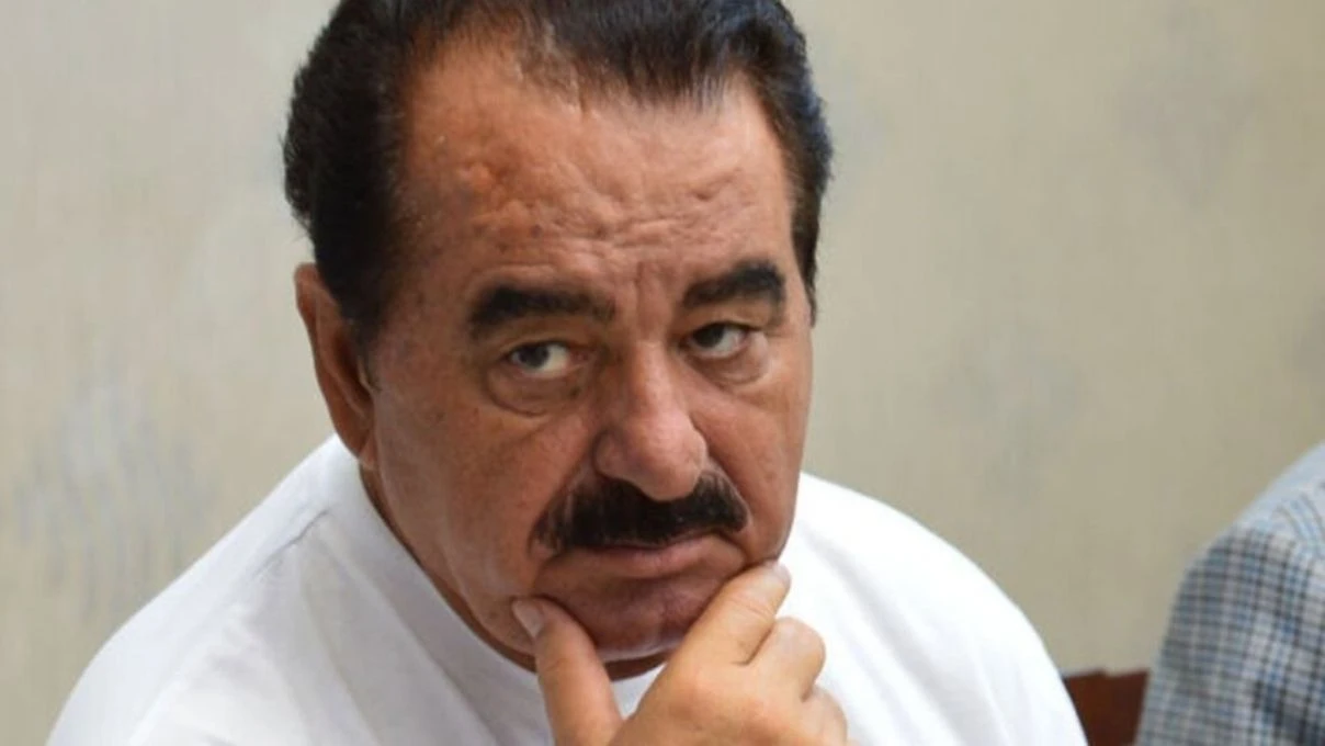 İbrahim Tatlıses ve büyük oğlu Ahmet Tatlıses arasındaki gerilim artıyor! Kendisine elektronik kelepçe takılan Ahmet Tatlıses’ten peş peşe açıklamalar geldi