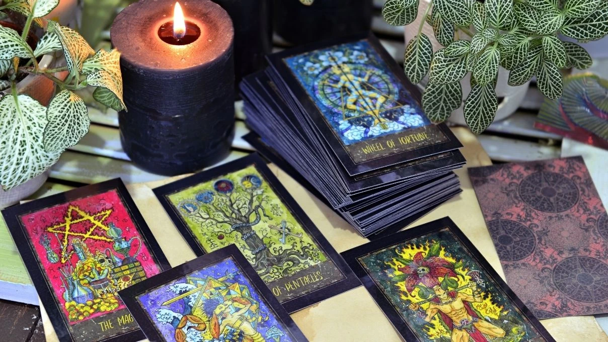 Günlük tarot kart açılımı 4 Kasım 2025! Sizi güvende hissettiren şeyleri düşünün