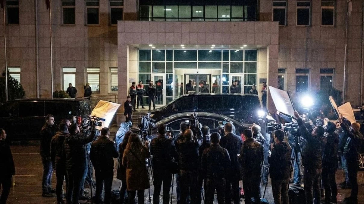 Buse Öztay kimdir kaç yaşında? Buse Öztay neden gözaltına alındı? 5 Buse Öztay kimdir kaç yaşında? Buse Öztay neden gözaltına alındı?