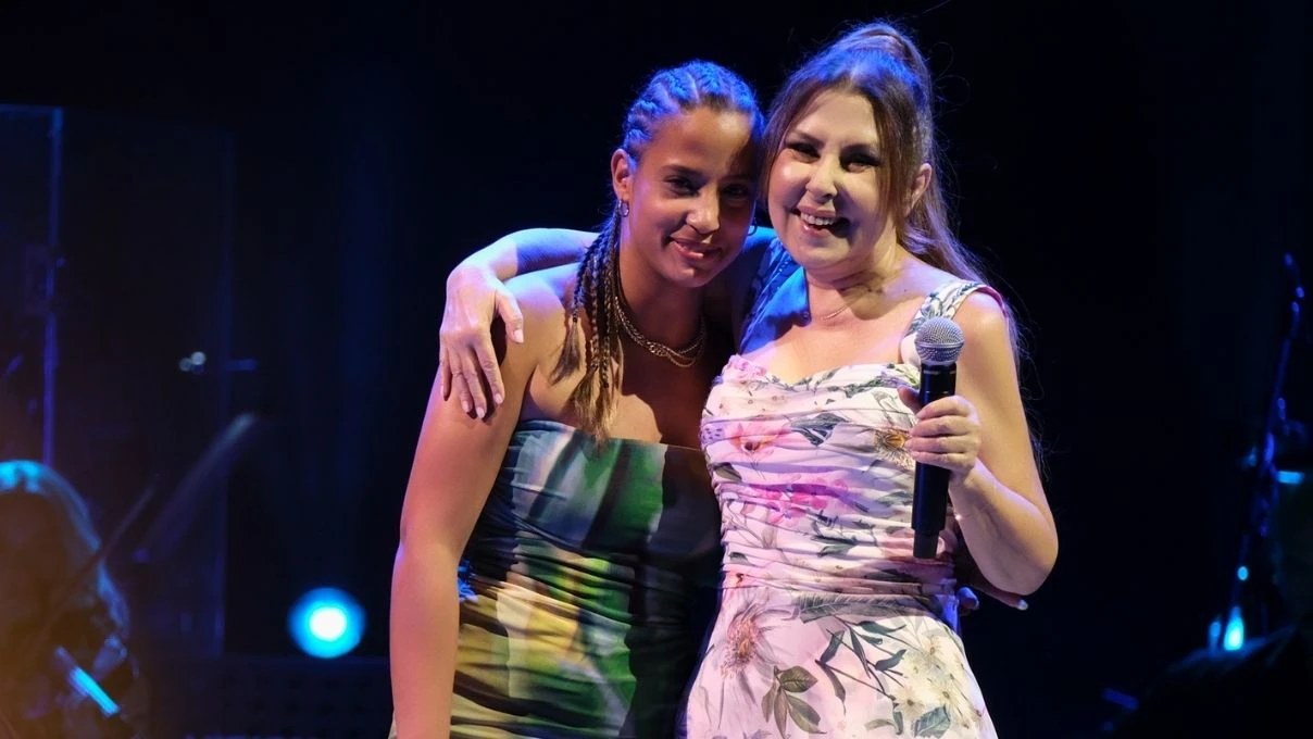 Nilüfer’in kızı Ayşe Nazlı Yumlu kimdir? Ayşe Nazlı Yumlu kaç yaşında nereli? 8 Nilüfer’in kızı Ayşe Nazlı Yumlu kimdir? Ayşe Nazlı Yumlu kaç yaşında nereli?