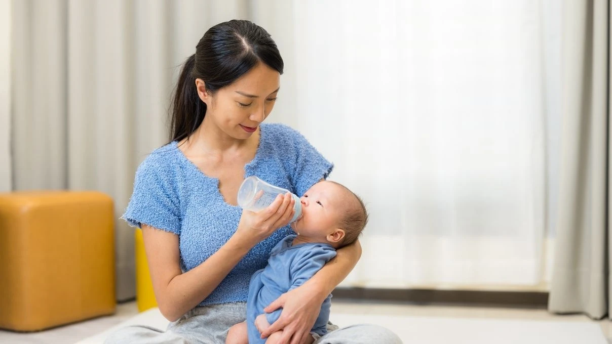 Uzmanlardan uyarı! Ek gıdaya erken başlayanlar dikkat