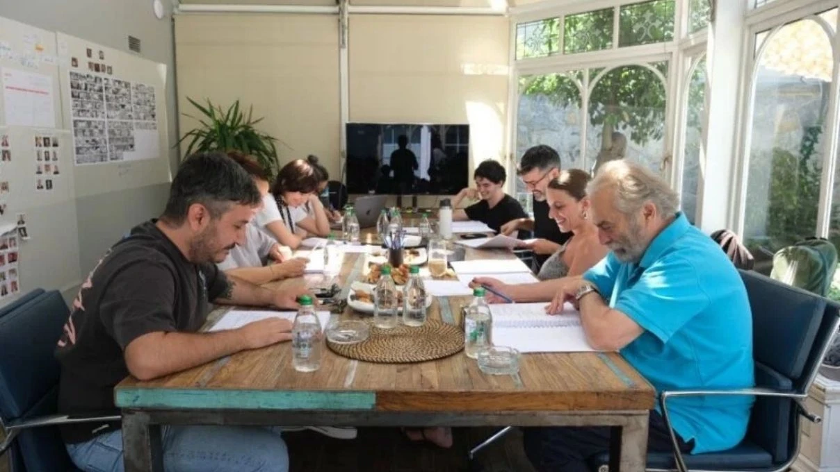 Haluk Bilginer ile Feyyaz Yiğit’in başrollerini paylaştığı filmin okuma provası yapıldı! 