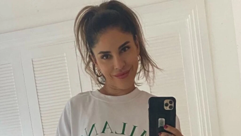 Kanserle mücadele eden Irmak Ünal’dan duygusal paylaşım! Ünlü isim saçlarını kazıttı, o anlar gündem oldu