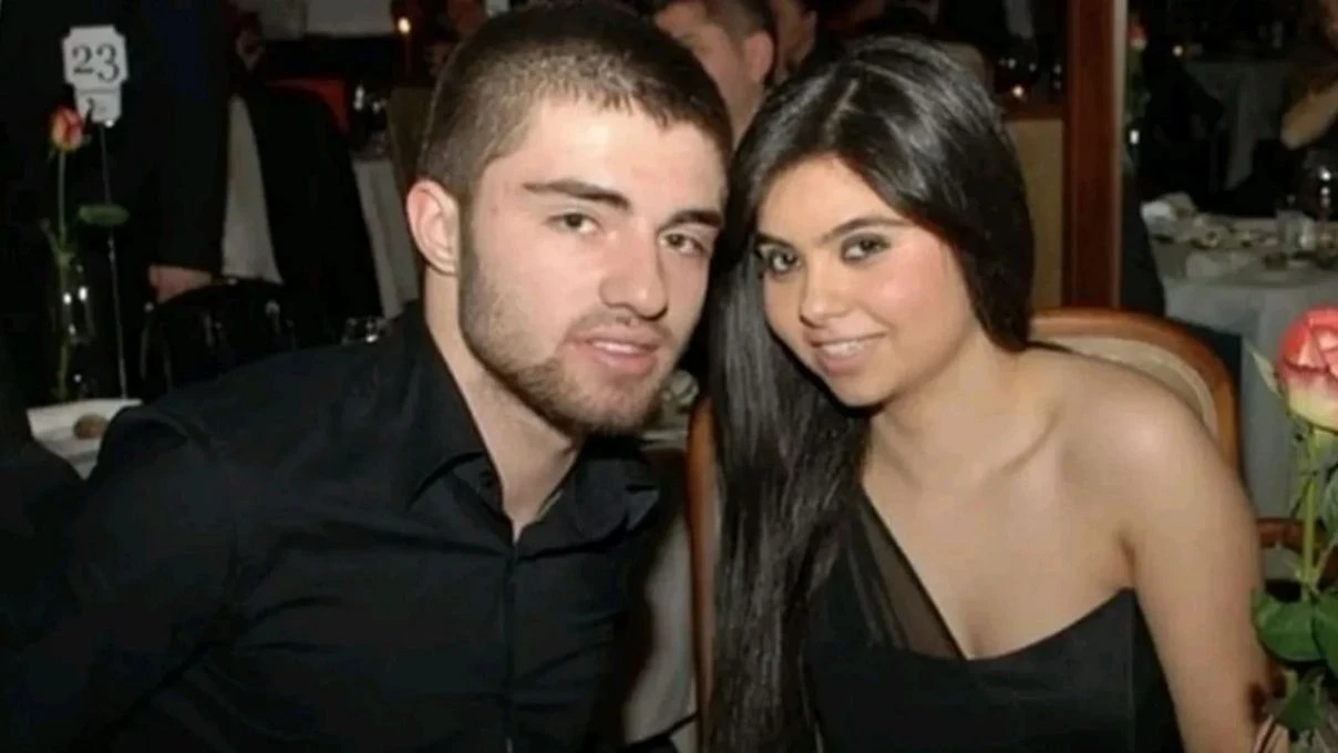 Münevver Karabulut cinayeti belgeseli oyuncuları kim olacak? Münevver Karabulut belgeseli ne zaman yayınlanacak? 4 Münevver Karabulut cinayeti belgeseli oyuncuları kim olacak? Münevver Karabulut belgeseli ne zaman yayınlanacak?