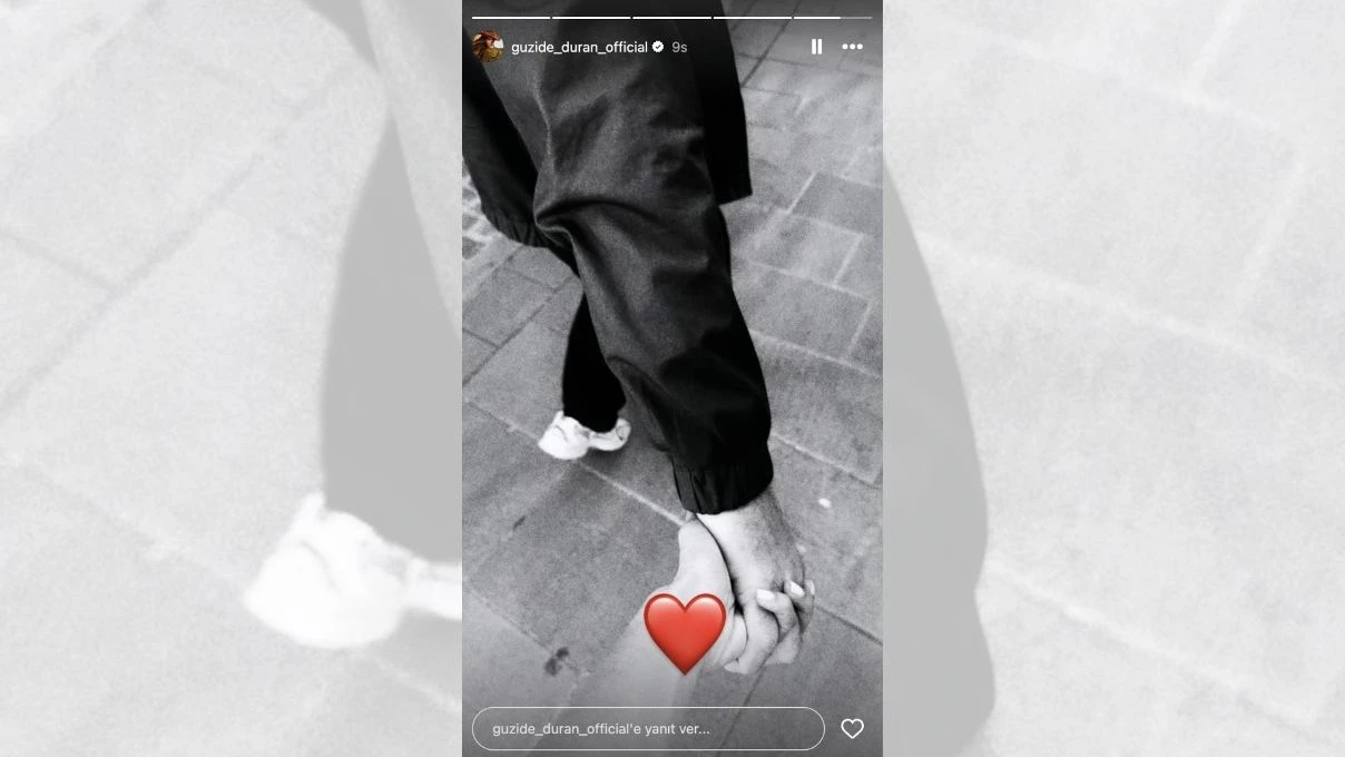 Boşanamayan Güzide Duran sevgilisi ile paylaşım yaptı! Fikret Orman’ın omuzundan 9 Boşanamayan Güzide Duran sevgilisi ile paylaşım yaptı! Fikret Orman’ın omuzundan