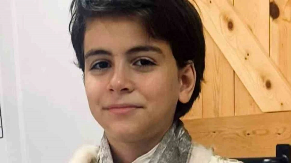 Mehmet Fetihler Sultanı dizisinin Şehzade Mustafa’sı Mustafa Konak'a sette doğum günü sürprizi!