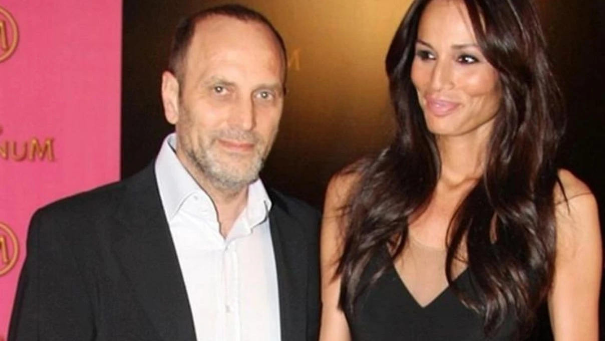 Boşanamayan Güzide Duran sevgilisi ile paylaşım yaptı! Fikret Orman’ın omuzundan 4 Boşanamayan Güzide Duran sevgilisi ile paylaşım yaptı! Fikret Orman’ın omuzundan