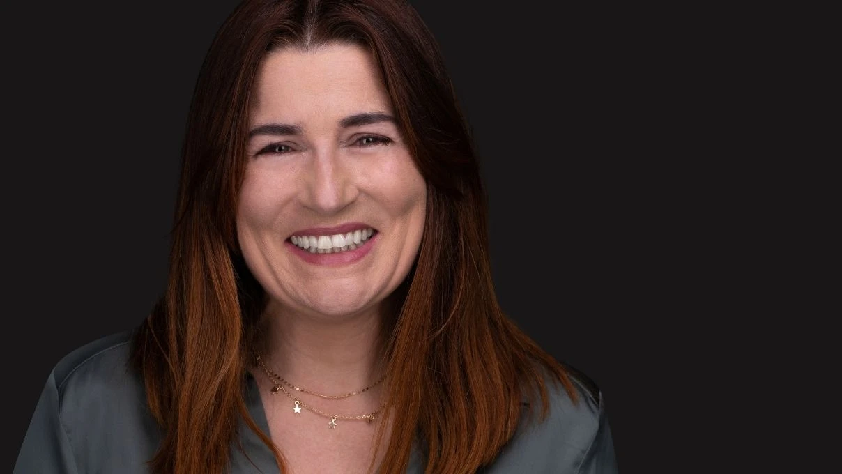 Kırıldığını bile belli etmeyen kadınlar! Günümüzde güçlü kadın algısı