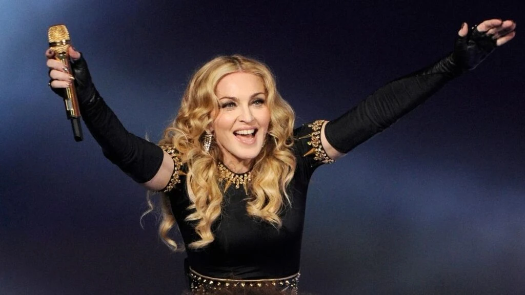 Madonna tarihi geleneği seyretti! Sosyal medya yıkıldı