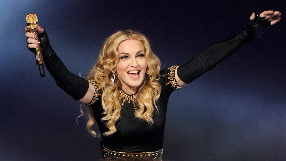 Madonna tarihi geleneği seyretti! Sosyal medya yıkıldı