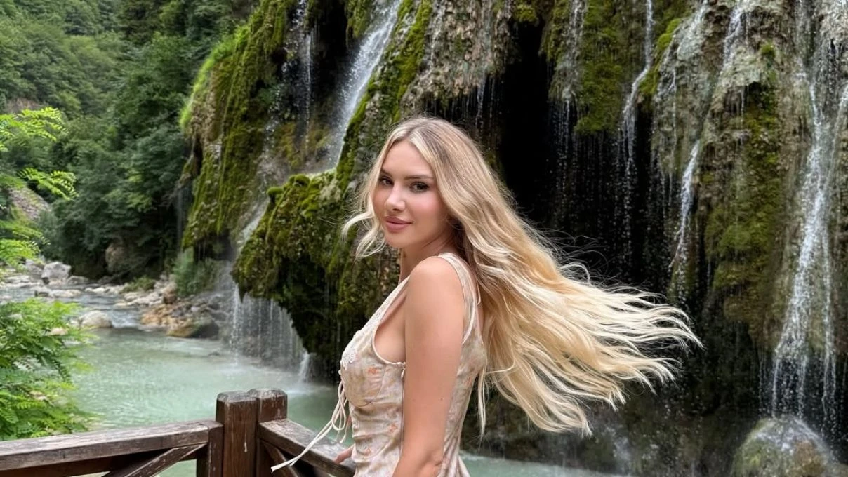 Ünlü şarkıcı Otilia Bruma evlendi! Türk geleneklerine uygun düğün yapıldı 