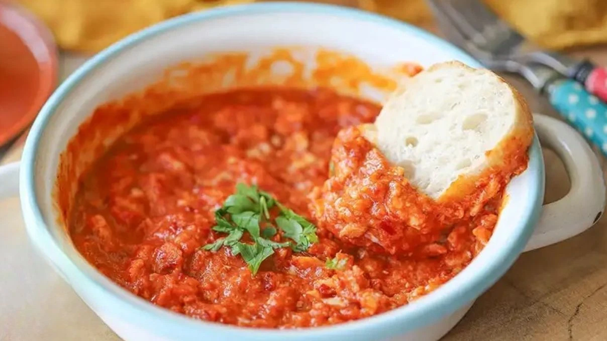 Salçalı yumurta nasıl yapılır? Salçalı yumurta hangi yöreye ait?