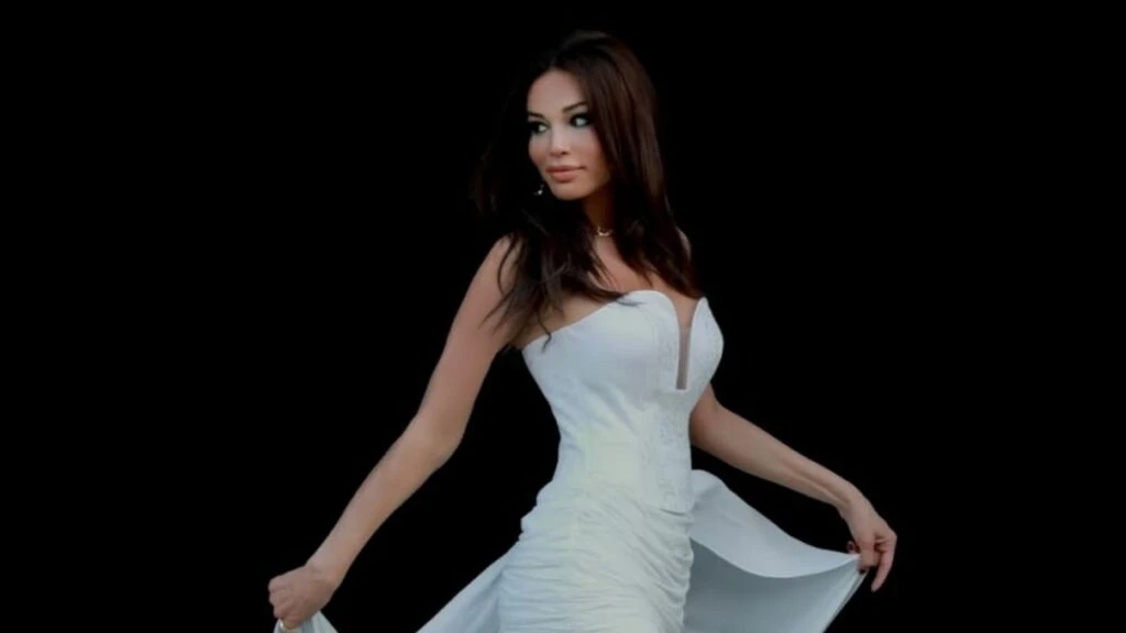 Boşanamayan Güzide Duran sevgilisi ile paylaşım yaptı! Fikret Orman’ın omuzundan