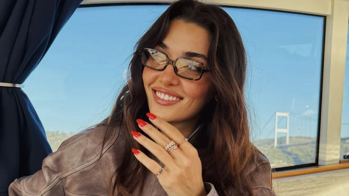 Hande Erçel’den ayrılık sonrası ilk paylaşım! Güzel oyuncu sosyal medya geri döndü