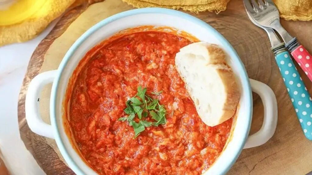 Salçalı yumurta nasıl yapılır? Salçalı yumurta hangi yöreye ait?