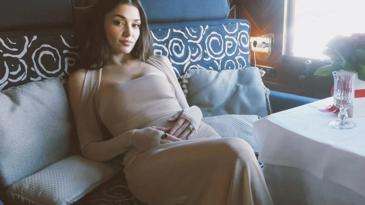 Hande Erçel’den ayrılık sonrası ilk paylaşım! Güzel oyuncu sosyal medya geri döndü