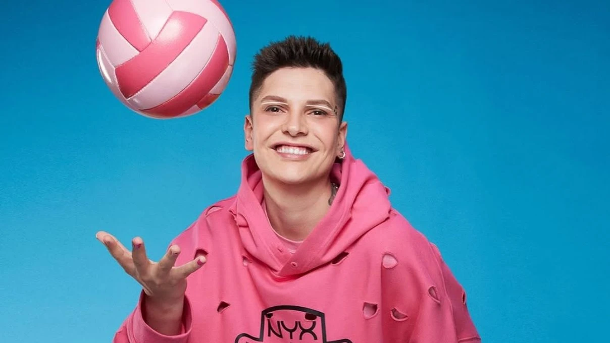 Ebrar Karakurt’tan şaşırtan yeni imaj! Milli voleybolcu kazlarını kazıttı sosyal medya yıkıldı