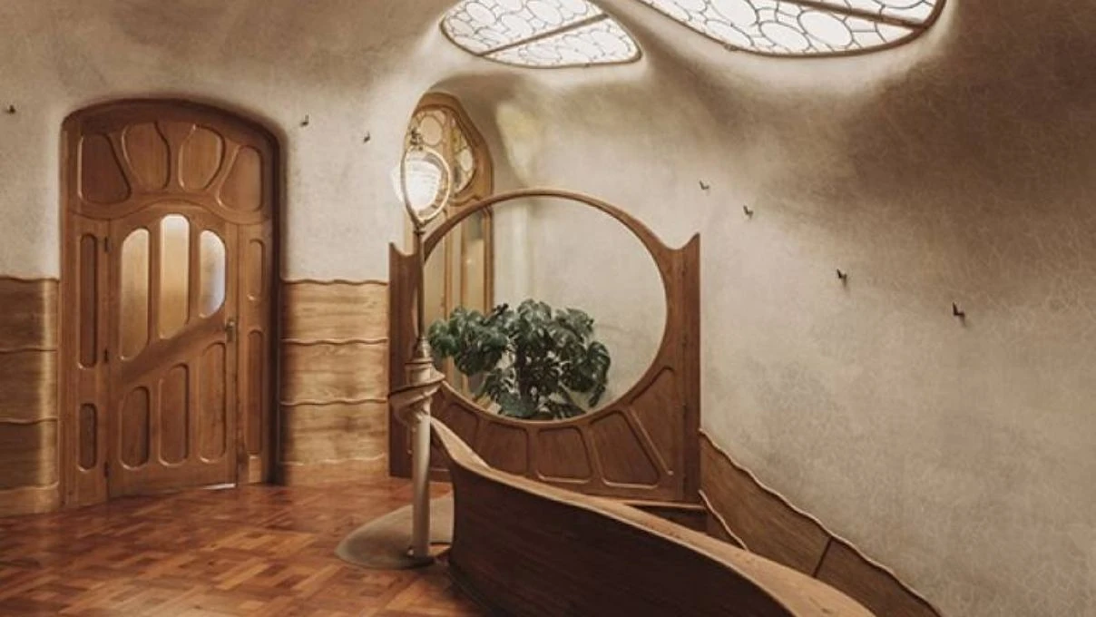 Gaudi’nin ünlü eseri Casa Battlo’un tarihi cephesi ve avlusu yenilendi! 