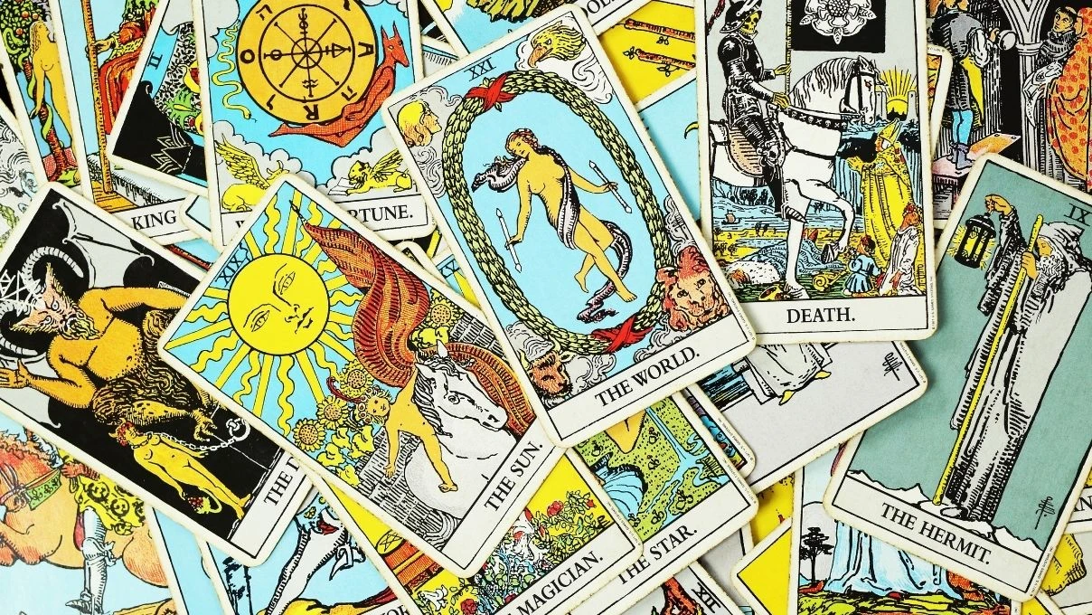 Günlük tarot kart açılımı 26 Eylül 2025! Yeni yollar ve cesur seçimler burçlara berraklık getiriyor