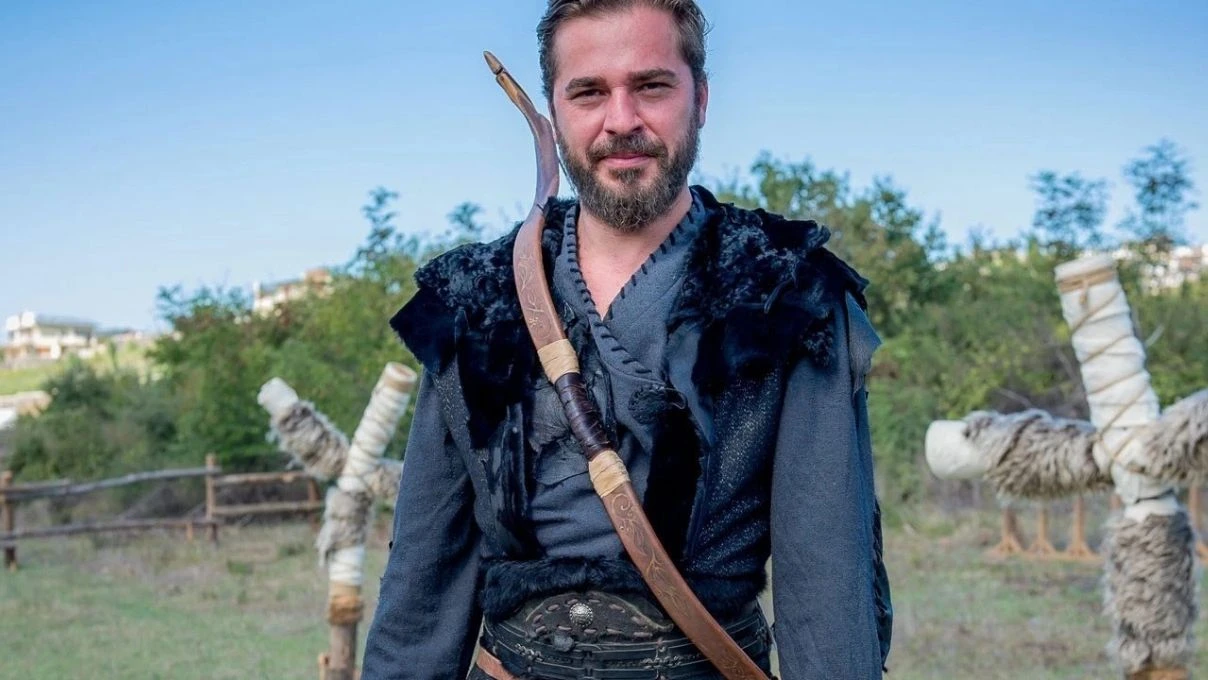 Burak Özçivit ve Engin Altan Düzyatan'ın hazin sonu! Tarihi dizilerde olay yol ayrımı ilk kez değil
