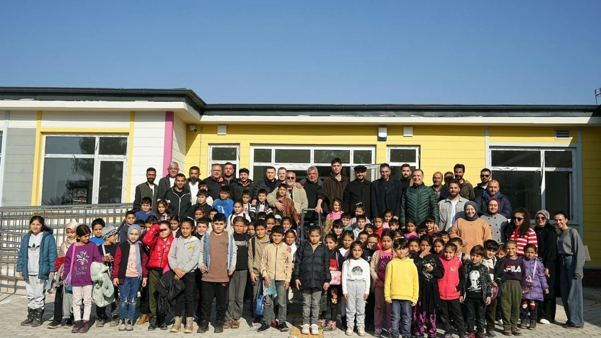 Siyah Bere ekibinden anlamlı hareket! Gaziantep’te ilkokula kütüphane yaptılar