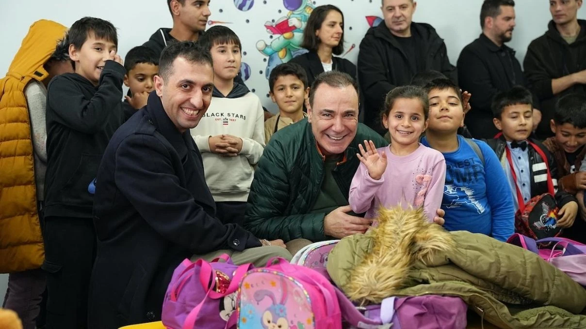 Siyah Bere ekibinden anlamlı hareket! Gaziantep’te ilkokula kütüphane yaptılar