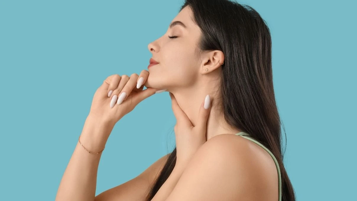 Evde 10 dakikada adım adım gençleşin! Yüz yogası deyip geçmeyin