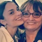 Nilperi Şahinkaya’dan günler sonra gelen duygusal paylaşım! Oyuncu annesinin çantasından çıkan notu paylaştı