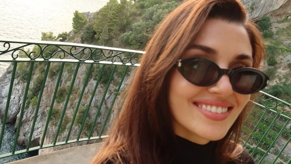 Hande Erçel ayrılığı acısını resim çizerek atıyor! Başarılı oyuncu son günlerde tempolu çalışmayı bırakmıyor