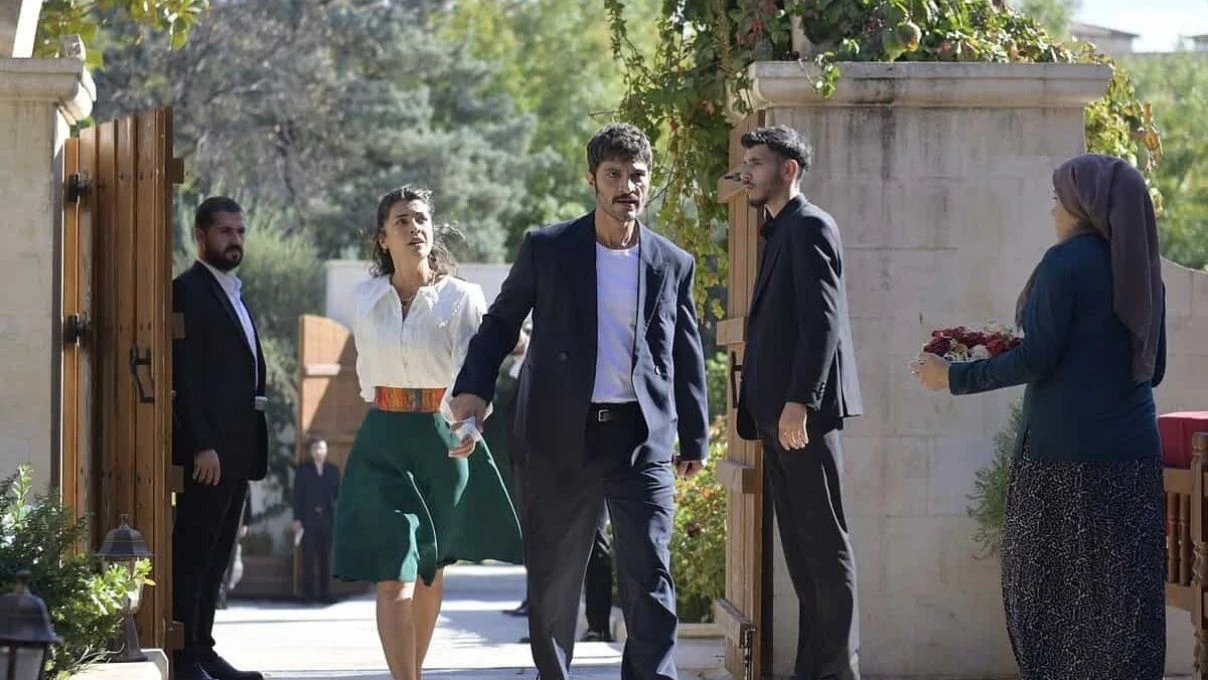 Halef dizisinde domates festivali! Halef yeni bölümde neler olacak? 8 Halef dizisinde domates festivali! Halef yeni bölümde neler olacak?