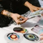 Günlük tarot kart açılımı 15 Ekim 2025! Rahatsız olsa bile yeni olan dönüşümleri kucaklayın