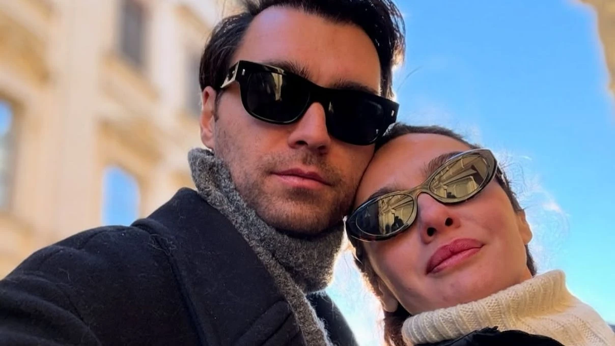 Birce Akalay sevgilisi Hakan Kurtaş’ın doğum gününü romantik karelerle kutladı! O anlar sosyal medyada gündem oldu. 