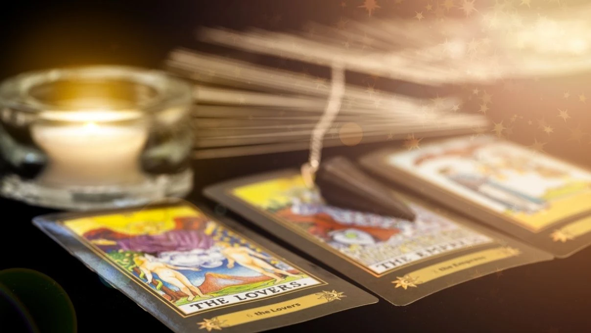 Günlük tarot kart açılımı 15 Ekim 2025! Rahatsız olsa bile yeni olan dönüşümleri kucaklayın