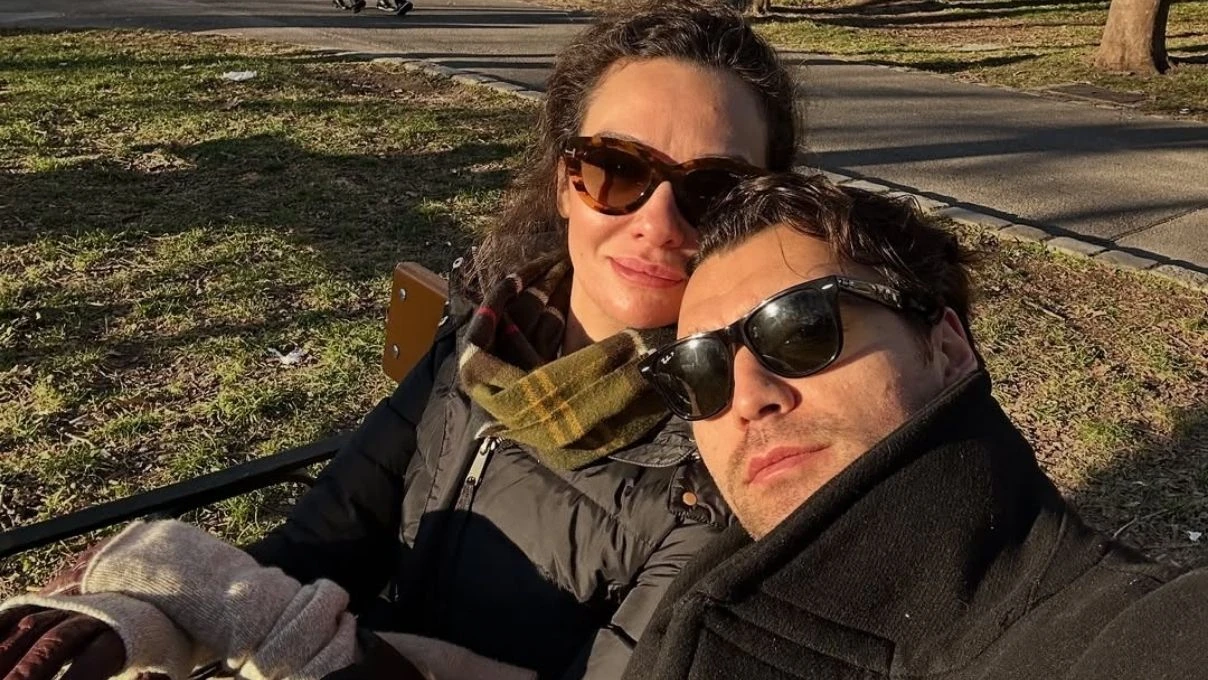 Birce Akalay sevgilisi Hakan Kurtaş’ın doğum gününü romantik karelerle kutladı! O anlar sosyal medyada gündem oldu. 
