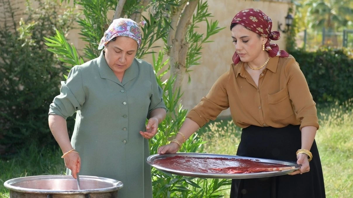 Halef dizisinde domates festivali! Halef yeni bölümde neler olacak? 5 Halef dizisinde domates festivali! Halef yeni bölümde neler olacak?