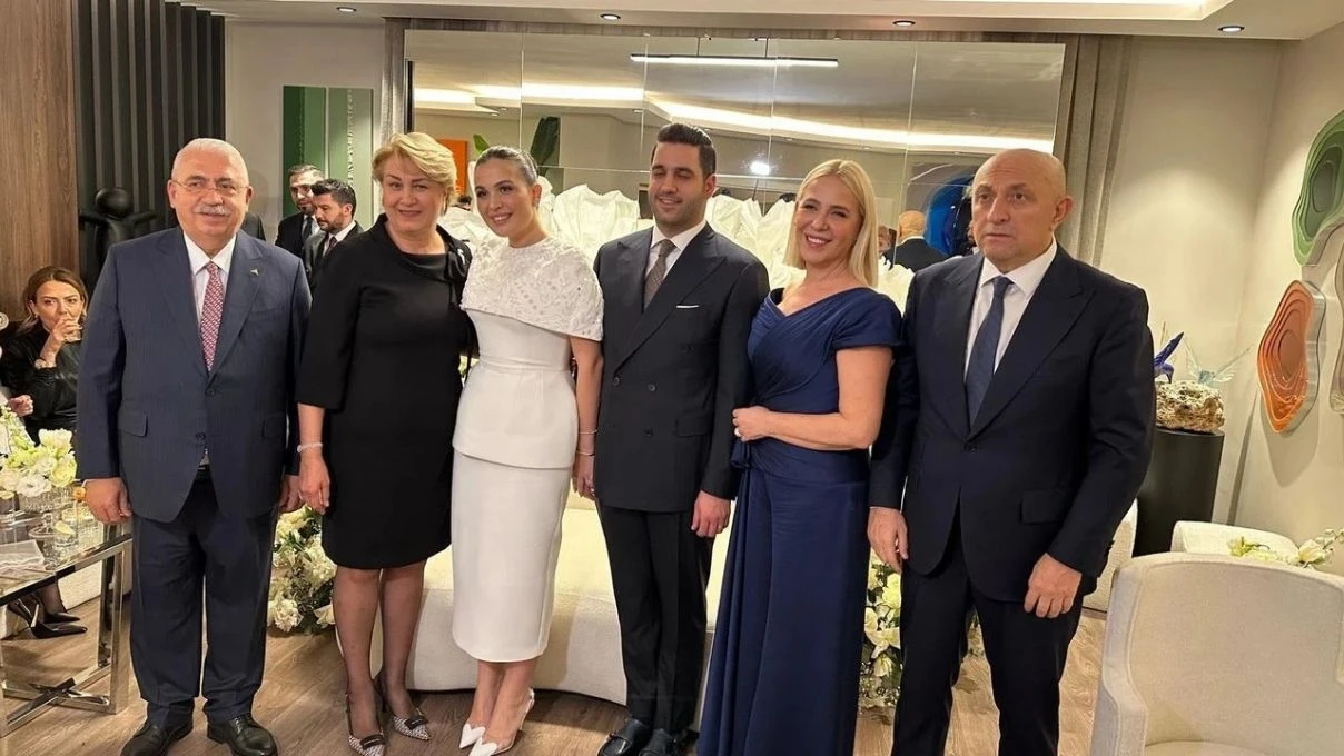 Seda Sayan’ın üvey kızı Elif Engin’in düğününde Sibel Can sahne aldı!