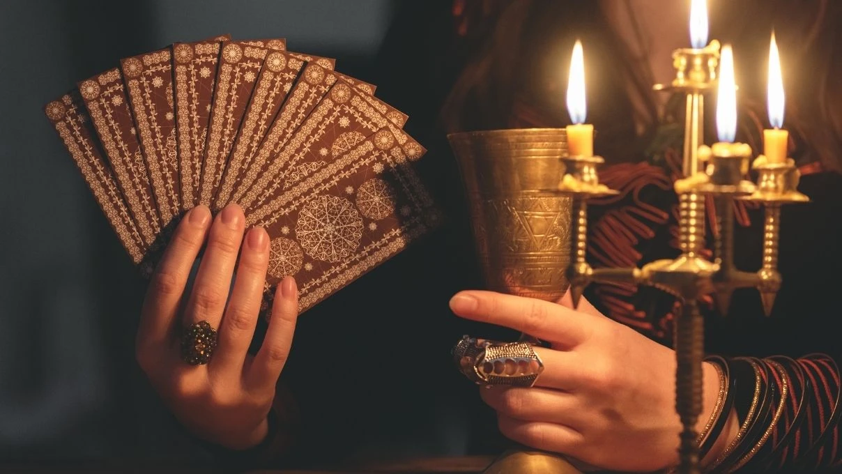 Günlük tarot kart açılımı 20 Ekim 2025! Gönül kırıkları iyileşiyor