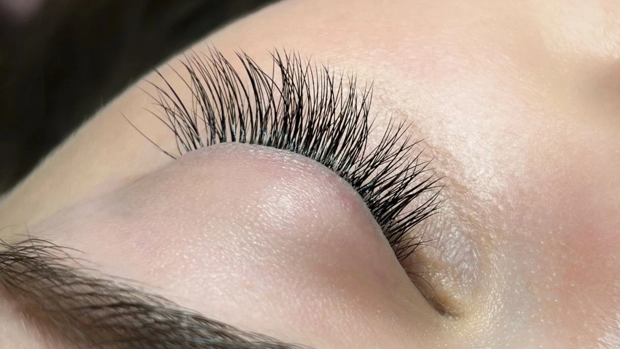 Ok gibi kirpiklerin sırrı! Avokado sadece zayıflatmıyor