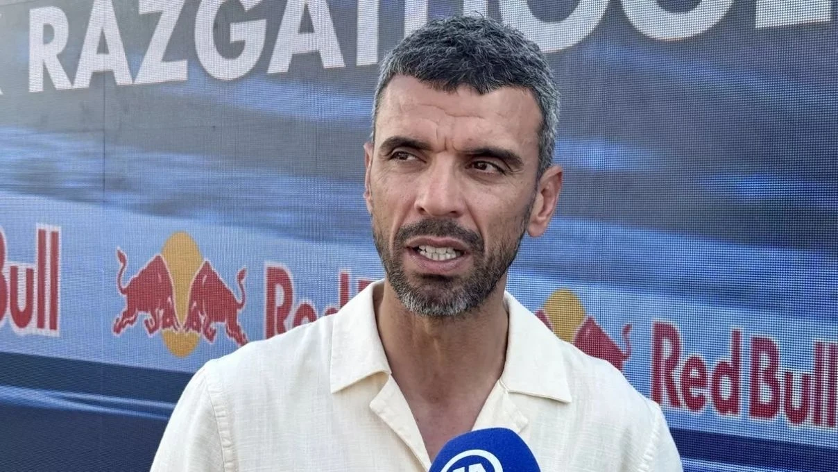 Kenan Sofuoğlu’ndan aile paylaşımı! Ünlü isim ve ailesi fasulye ayıkladı