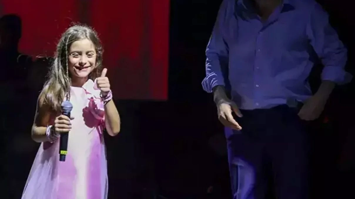 Volkan Konak’ın kızı Derin Konak sesi ile hayran bıraktı! Babasının izinden gidiyor