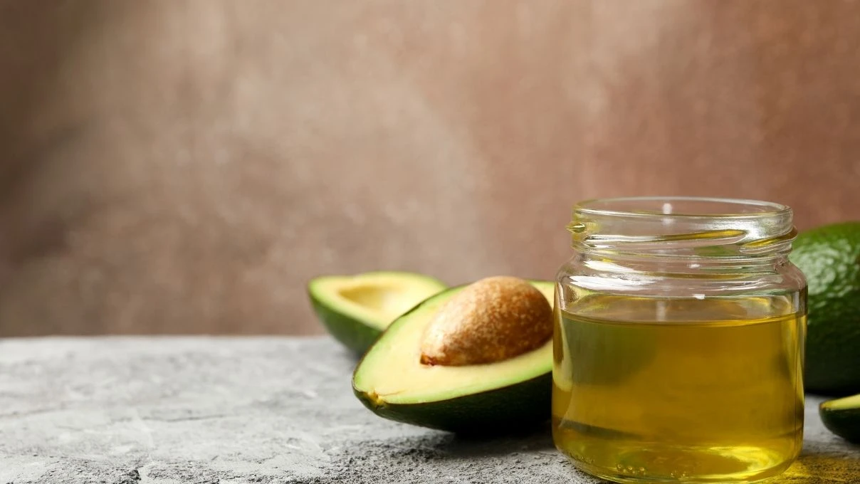 Ok gibi kirpiklerin sırrı! Avokado sadece zayıflatmıyor