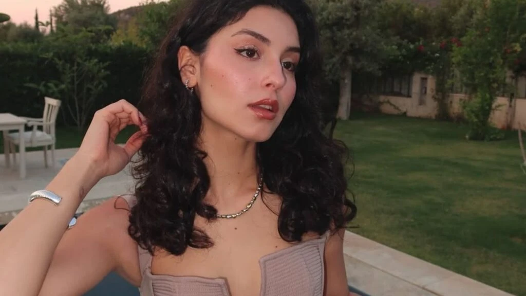 Yabani’nin genç yıldızı Rojbin Erden Sultana filmi ile ekranlara geliyor! Oyuncu oynadığı karakter ile dikkatleri üzerine çekiyor