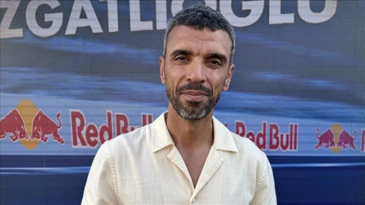 Kenan Sofuoğlu’ndan aile paylaşımı! Ünlü isim ve ailesi fasulye ayıkladı