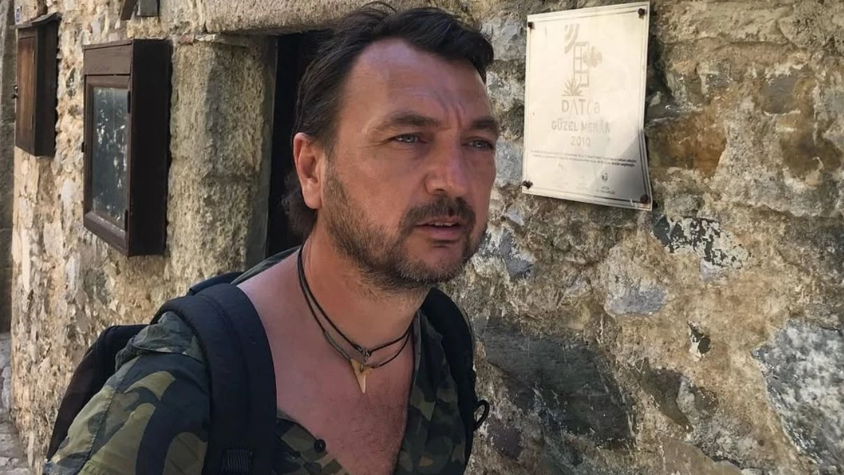 Unutulmaz dizilerin yönetmeni mahkemelik oldu! Uluç Bayraktar kiracısına dava açtıUnutulmaz dizilerin yönetmeni mahkemelik oldu! Uluç Bayraktar kiracısına dava açtı