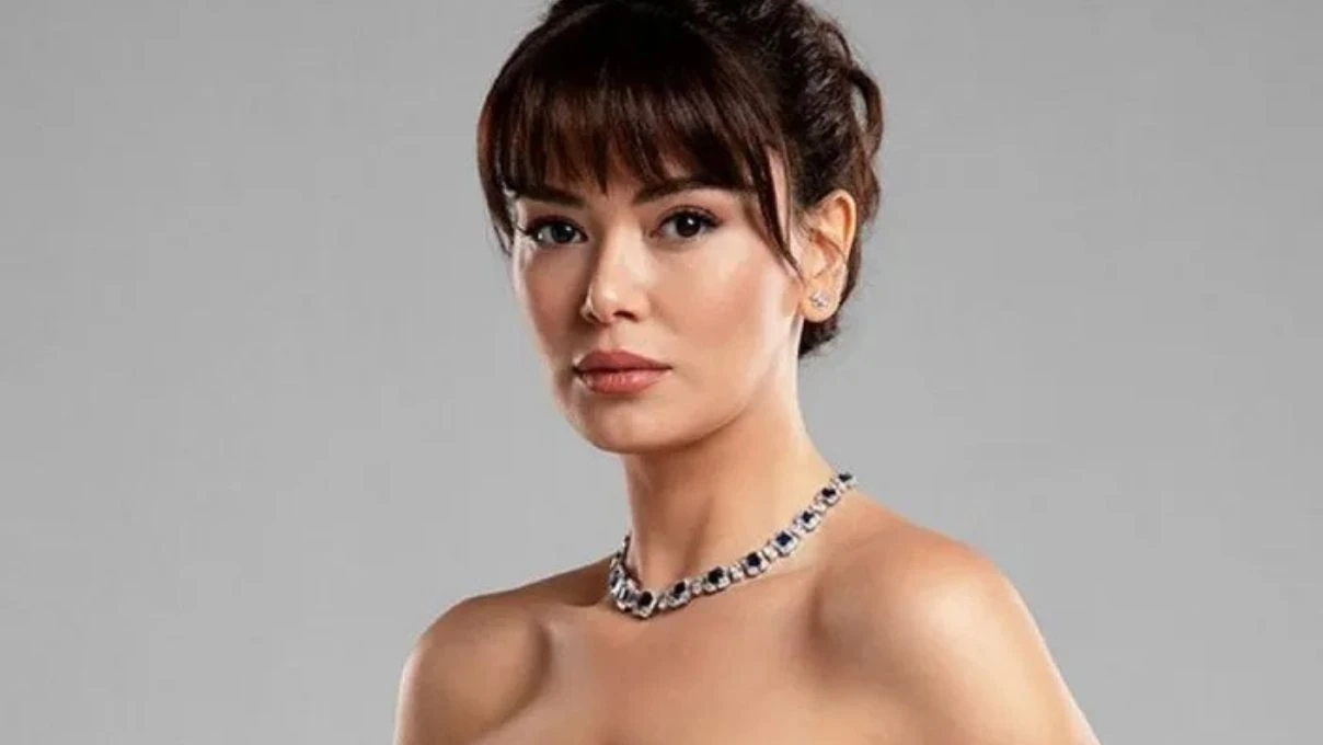 Seray Kaya Sultana filminin ekibine dahil oldu! Başarılı isim Tülay karakteriyle ekranlara gelecek