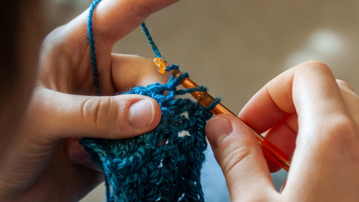 Tığla yapılan en popüler atkı modelleri 2026! Bu kış şık ve tarz sahibi olacaksınız 2 ATKI 3